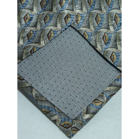 Preswick & Moore 100% Imported Silk Taupe/Gray Geometric Pattern Tie - Picture 8 of 8